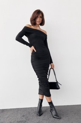 Силуетна сукня з драпіруванням і відкритими плечима - 00102 чорний