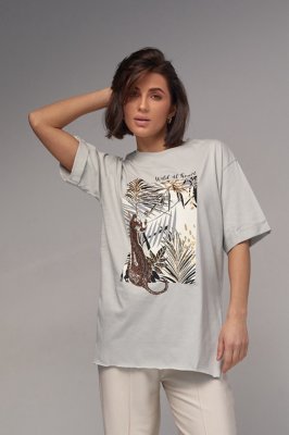 Женская футболка с разрезами и ярким принтом 14557 серая