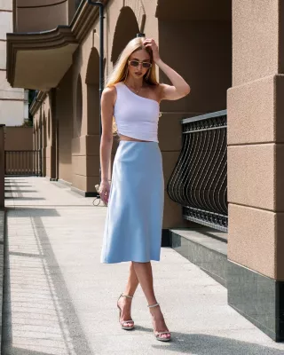 Спідниця-міді з атласу блакитна 6202