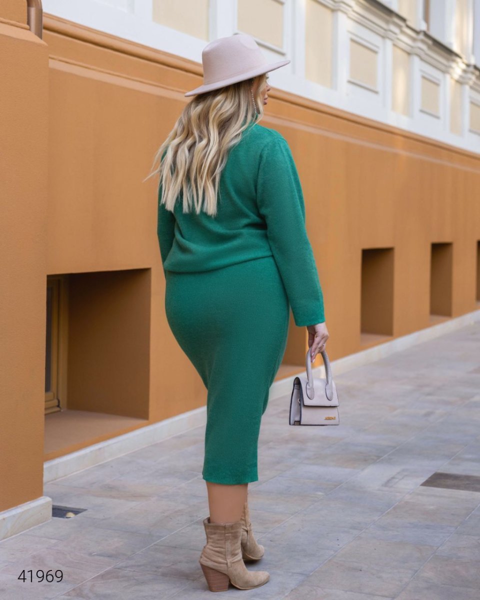 Жіночий теплий костюм зі спідницею 41969 зелений